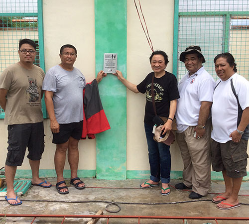 フィリピン台風30号被災地に小学校３教室を再建し、寄贈した